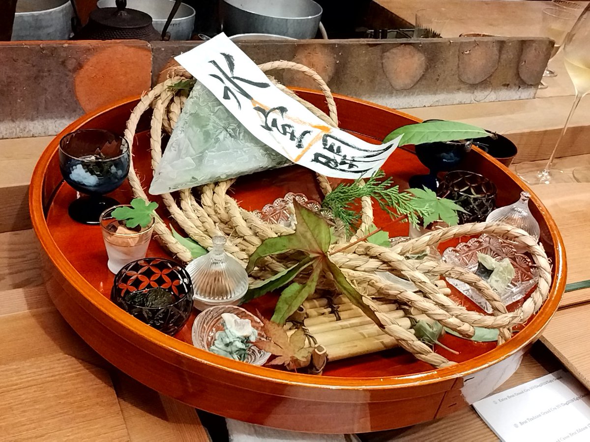 moritan39's tweet photo. 昨日は、GymでYoga、BalanceCordinationのレッスン受講後、恵比寿くろいわでの三ツ星Champagne会へ。
料理、ワイン共に美味しく大満足です✨ https://t.co/bPT5LiYQGk