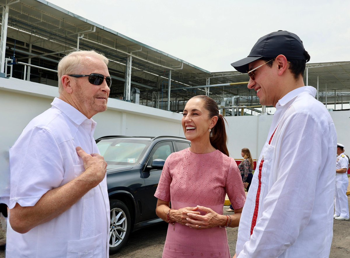 USAmbMex tweet picture