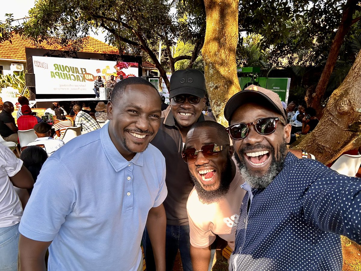 Akeda4's tweet photo. REUNION::Always a joy catching up with my former colleagues from @933kfm and @DembeFm 

We met at 15 years of #TalkAndTalk! 

What started as a radio show on Dembe FM has grown into a full-blown podcast and so much more. Massive respect to @Kasuku256 for keeping the squad together and taking it to the next level. 

Big congratulations Talk and Talk team! 👏

@Faizafabz @WasikeAbdu @BrianMulondo @ShafiiqKaima keep the vibes steaming🔥