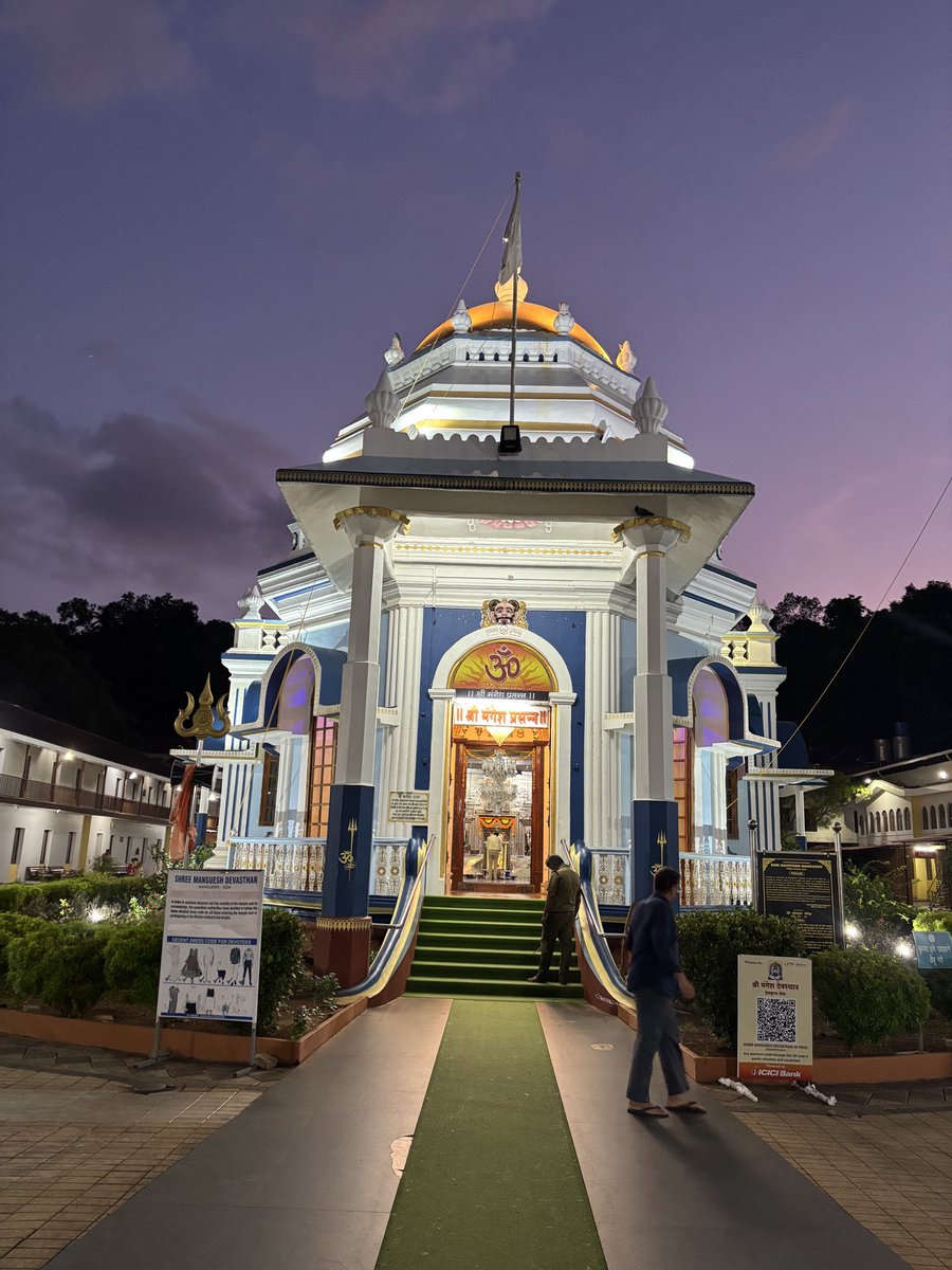 dhavalkulkarni's tweet photo. Sri Mangeshi temple in Goa
Shri Mangesha Maharudra Prasanna
#Goa #Mangeshi #temples #TemplesofGoa #MangeshiTemple https://t.co/vuwO2P7Bbv