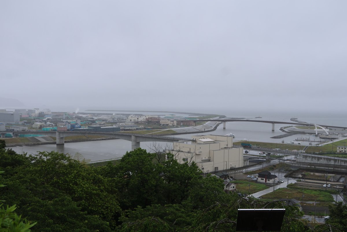 abukuma18's tweet photo. #御朱印巡り
#鹿島御児神社
雨の中のお参り
石巻を見下ろす日和山に鎮座するお社
今年の震災遺構巡りの最終日に参拝しました
あいにくの雨模様ですが復興進めている
街を望むことができました
社務の時間外でしたが御朱帳と
御朱印をいただくことができました
ご対応に感謝です
ありがとうございました https://t.co/y6QpFQBwGD