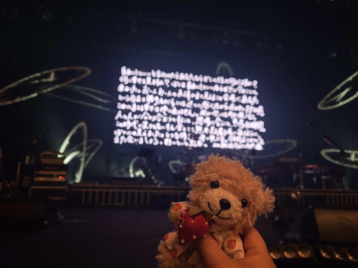 run4512's tweet photo. 本当に近かった🤣
近すぎて最初は何か分からない涙出ちゃって🤣
そのあとはいつもなら何となく今は目があったって感じがもう自意識過剰なまでにあ〜目が合ってると思えてしまいました😆
あとは確実にコジコジさんと顔が見合わせられたのも個人的に嬉しかったです🤣
#自優悟奏熊本 https://t.co/Pu2r8ZrlvT