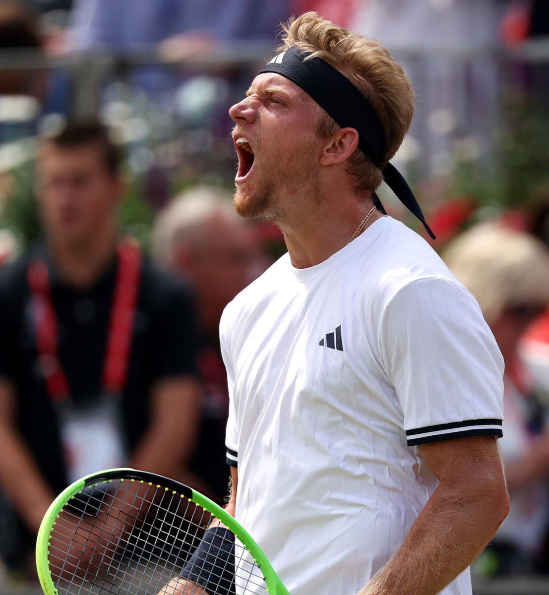 RufiEnLancha's tweet photo. PRIMER TÍTULO ATP DE ALEJANDRO DAVIDOVICH FOKINA 

Una historia de cómo nunca hay que darse por vencido. Muchas finales dolorosas, pero han sido parte del proceso que lo ha llevado hasta aquí. 

Día histórico, otro español con título. Se ha desatado la bestia. https://t.co/F1Iyed2mlt