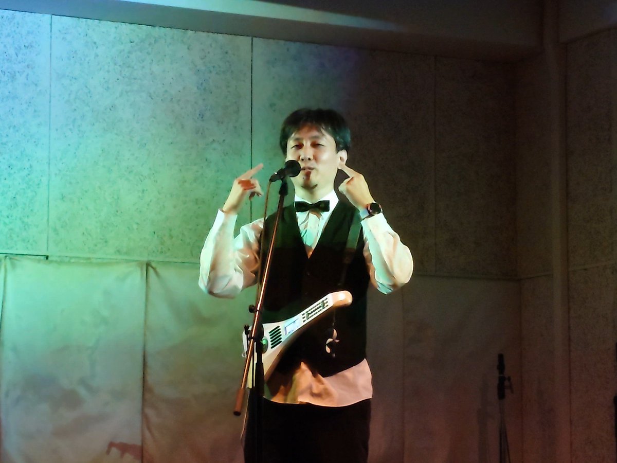 subaru_boshi's tweet photo. 昨晩は大宮ヒソミネ
ありがとうございました❗️

仕事終わりに駆けつけで出演3組だったので滞在2時間くらいでしたが（笑）その分ギュギュッと集中して、濃密なステージにできたのではと思っております👍

定番ヒソミネカレーも食べられて満足🍛 https://t.co/vxAmgv4KQK