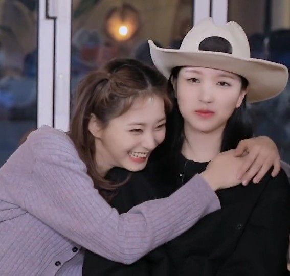 goddessmisatzu's tweet photo. I miss my introvert girlies 🥺 https://t.co/uXGQZZCtsq
