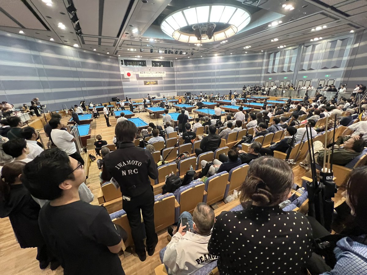 JetsSalinger's tweet photo. 応援行ってきた

みんなそれぞれ一生懸命で真剣で、すごく刺激になった

公式戦何年も出てないけどこんなの見せられたら出たくなるなぁ✨
明日はやっぱ大阪代表が優勝してくれたら嬉しいぞ！ https://t.co/fhwabVwCew