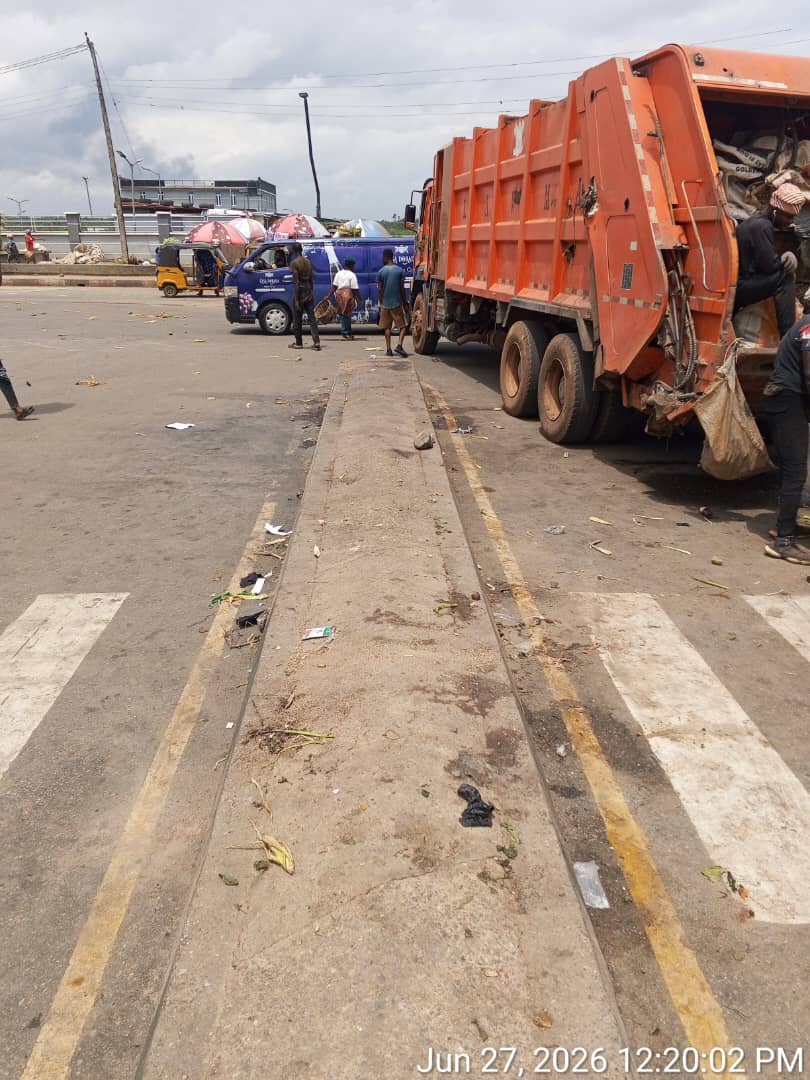 lawmaops's tweet photo. [12:09PM] #EpeCleanup #LAWMACares #RouteClearance #StreetSanitation #LAWMAOps

Evacuation was carried out at Ikorodu Garage, Epe. LAWMA teams removed accumulated waste from the location as part of ongoing efforts to improve environmental sanitation and maintain cleaner public spaces across Lagos.

@Lawma_gov @LawmaCares @followlasg @jidesanwoolu @drobafemihamzat @tokunbo_wahab @muyiwag @LASGMOE