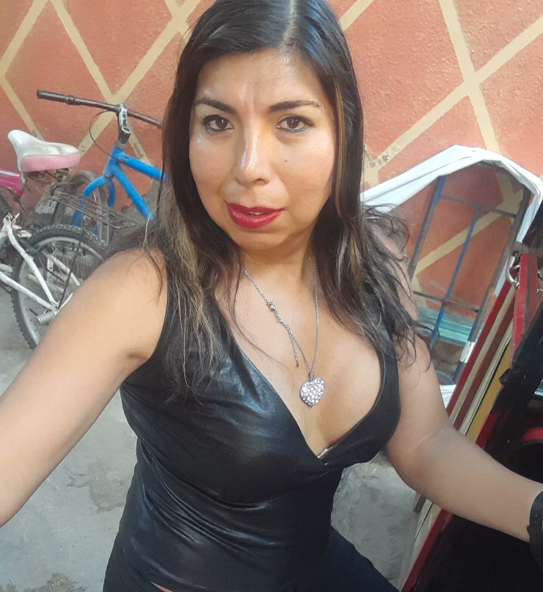 PamelaSanchesX's tweet photo. Me follarías en un parque público por la noche? https://t.co/XpQ9Dq0b11 https://t.co/WoFMG7icED