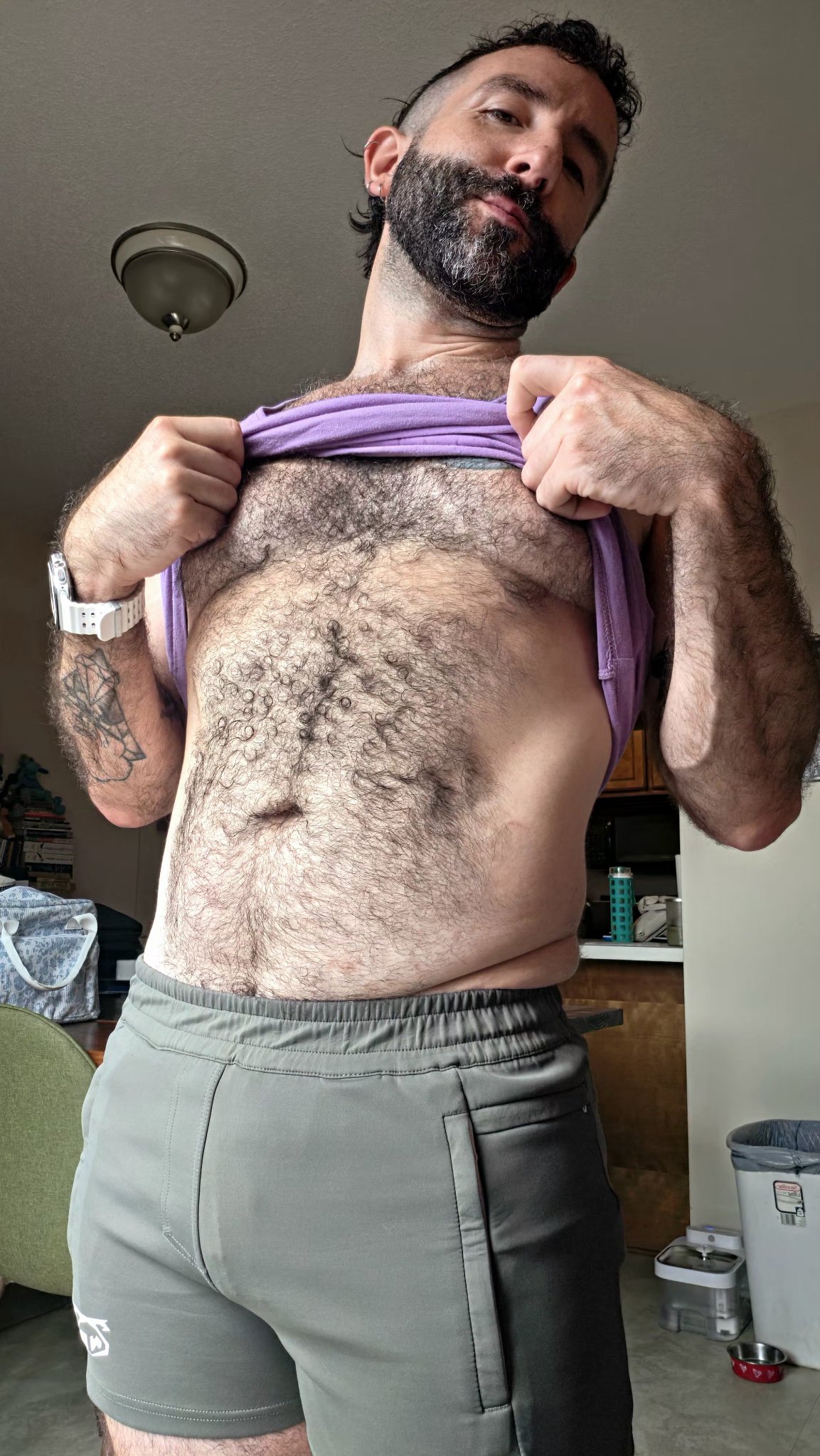 What do you do when you see a guy's fur? https://t.co/5QHTyb7VzX