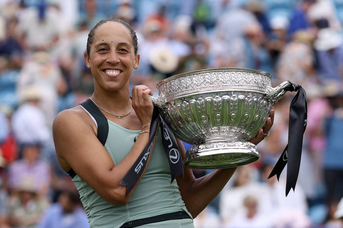 FlashTennisBE's tweet photo. [WTA Eastbourne 🇬🇧]

Madison Keys 🇺🇲 (WTA 27) soulève son premier titre depuis l'Open d'Australie 2025 !

L'américaine remporte la finale 7-5, 6-4 face à Tatjana Maria 🇩🇪 (WTA 112).

C'est le onzième titre de sa carrière.

#LexusEastbourneOpen https://t.co/iiy3tdUKvI