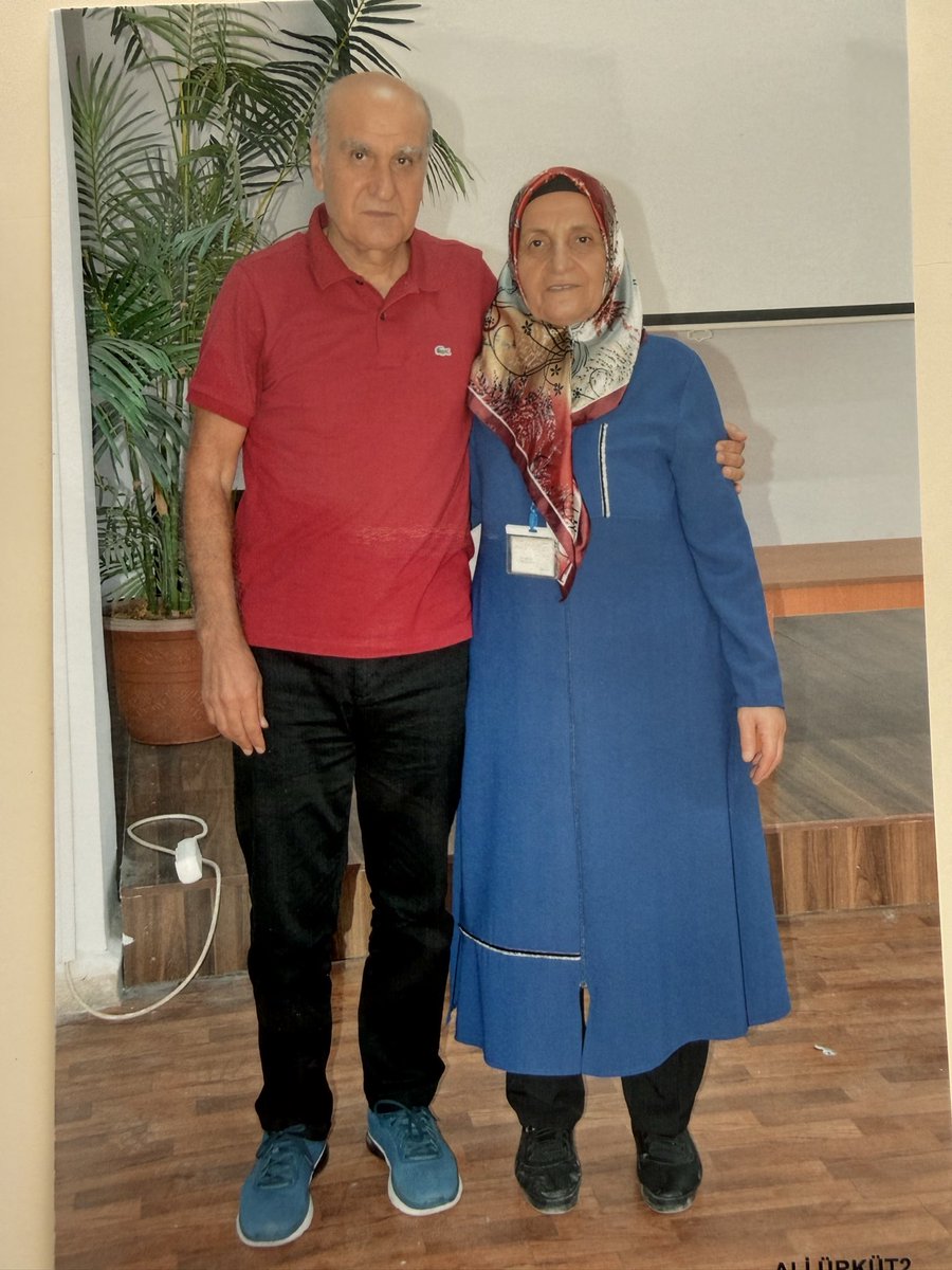 eurkut's tweet photo. 📌 Kobane Davası kapsamında 6 yıldır tutuklu bulunan 71 yaşındaki kanser hastası Ali Ürküt hakkında, tedavisi devam ederken Avrupa İnsan Hakları Mahkemesi (AİHM) 9 Haziran’da ihlal kararı vermiştir.

📌Öncelikle bu kararda büyük emeği geçen dostum Mehdi Özdemir’e en içten duygularımla teşekkür ederim. @avmehdiozdemir 

📌AİHM 9 Haziran 2026 tarihli Ürküt V. Türkiye 17795/22 numaralı ihlal kararı ile AİHS'nin 5/1, 5/3, 10 ve 18. Maddesinin ihlaline karar verilmiştir. 

📌Söz konusu karar kesin mahiyette olup Büyük Daireye itiraz başvuru yolu bulunmamaktadır. 

📌Avrupa İnsan Hakları Mahkemesi (AİHM) 9 Haziran 2026 tarihli Ürküt V. Türkiye 17795/22 numaralı kararında özetle;

✌️-Sözleşmenin 5/1. Maddesine İlişkin olarak müvekkilin "çağrının müzakere edildiği HDP MYK toplantısına sadece katılımı nedeniyle Devletin Birliğini ve Bütünlüğünü Bozmaya teşebbüs ve benzeri suçlar yönünden yargılamanın tutuklu olarak yapılmasının makul bir şüpheyi karşılamadığını açıkça ifade etmiştir. 

✌️- Sözleşmenin 10. Maddesine İlişkin Olarak, AİHM ihlal kararında "HDP'nin sosyal medya hesabı üzerinden paylaşılan tweet'lerin siyasi konuşma sınırlarına girdiğini ve 6-8 Ekim 2014 tarihleri arasında meydana gelen olayların bu tweetlerin doğrudan bir sonucu olarak kabul edilemeyeceğini" tespit etmiştir.

✌️-Sözleşmenin 18. Maddesine ilişkin olarak, "Mahkeme, başvuranın özgürlüğünün kısıtlanmasının Sözleşme'nin 5. maddesi § 1 (c)'de öngörülenler dışındaki amaçlar için dayatıldığını tespit etmektedir. İtiraz edilen önlemlerin, demokratik bir toplum kavramının özünde yer alan çoğulculuğu boğma ve siyasi tartışma özgürlüğünü sınırlama gizli amacını takip ettiği sonucuna varmıştır." hususu beliritlmiş, AİHS'nin Madde 5 § 1 ile birlikte alınan Sözleşme'nin 18. Maddesinin ihlal edildiğine karar verilmiştir. 

📌Ankara 22 Ceza Dairesine yapmış olduğumuz tahliye başvurusu ile ilgili de henüz bir karar verilmemiştir.

@DEMGenelMerkezi