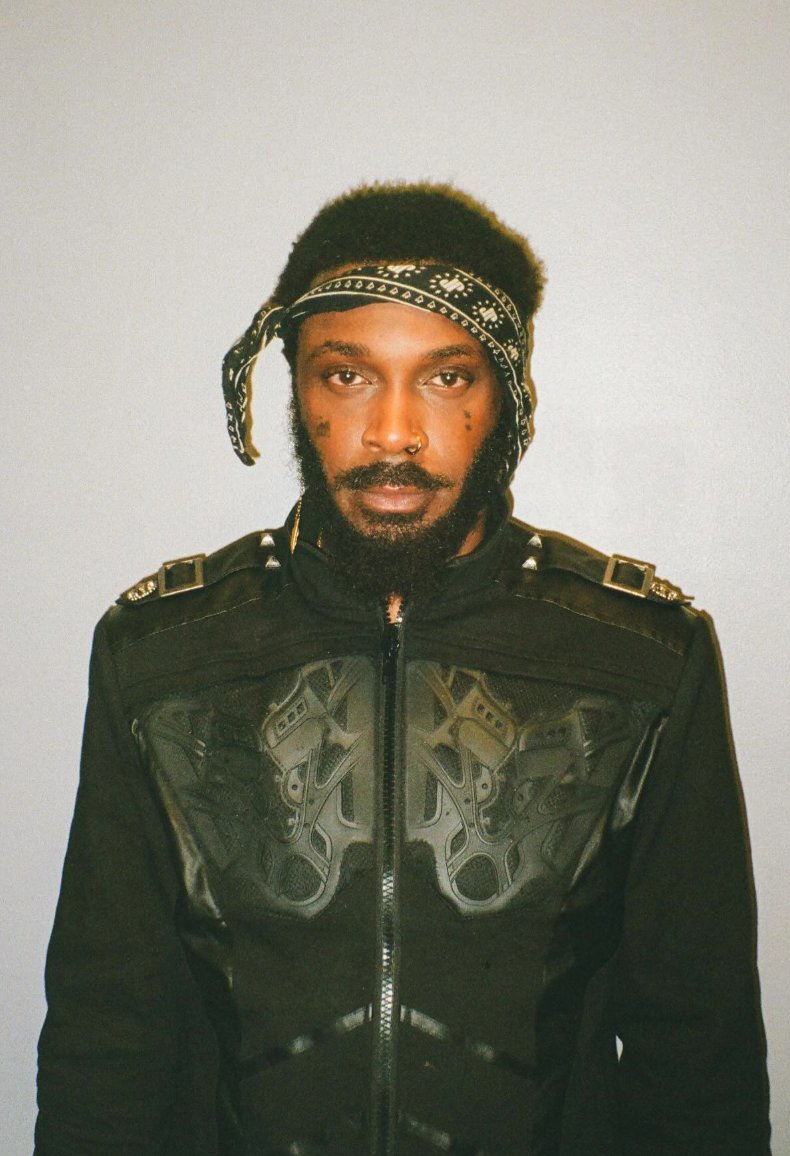 TheePopCore's tweet photo. JPEGMAFIA appreciates BTS and their fans:

— "Without a shadow of a doubt, professional, straight to the point... those dudes could crank out a hit in one day. The BTS ARMY, they come out in droves no matter what time of the night. They drown everything out. I'm so jealous." https://t.co/sqHLTIZc9G