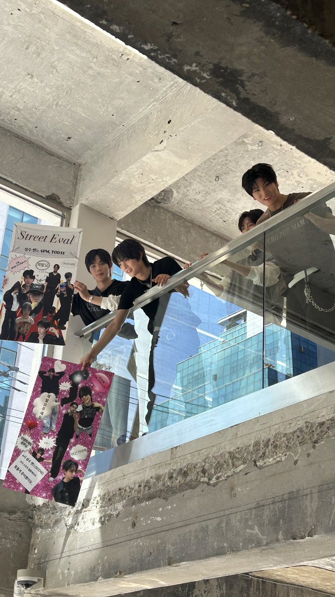 ekator_'s tweet photo. 이분들 누군가요?
#차이진신 #사무엘 #매튜 #루카스 #오준희 #기빈 https://t.co/y2UOU5j9Wx