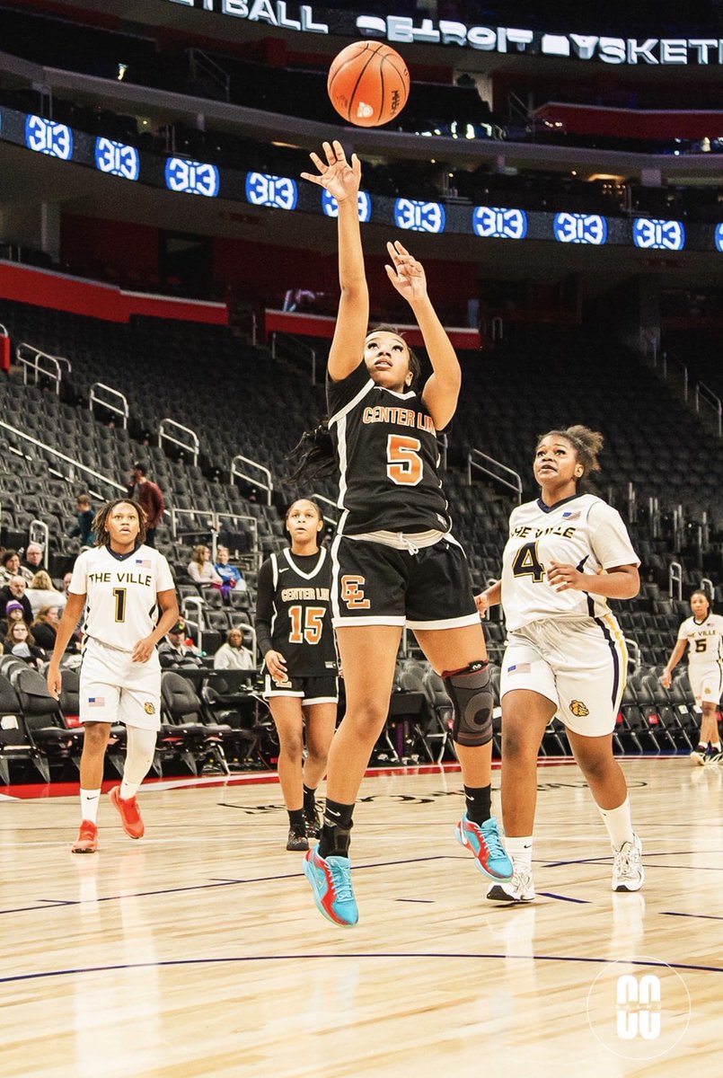 CenterLineGBB's tweet photo. Congrats to @mdsngilmore for receiving an offer to continue her basketball career at @MacombWBB ! #GoMonarchs

@Coach_Josh_B https://t.co/FJAmcMCHUt