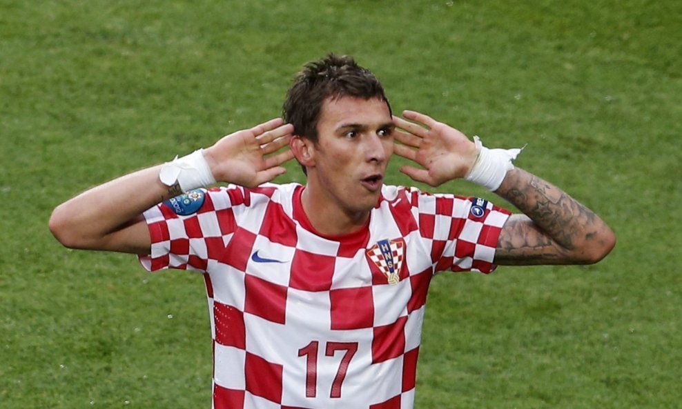 CroatiaFooty's tweet photo. Sve miriše na te
Novo svitanje i staro pitanje
Što te nema, nema?
Što te nema barem jedan dan https://t.co/S8hrSLWZ39
