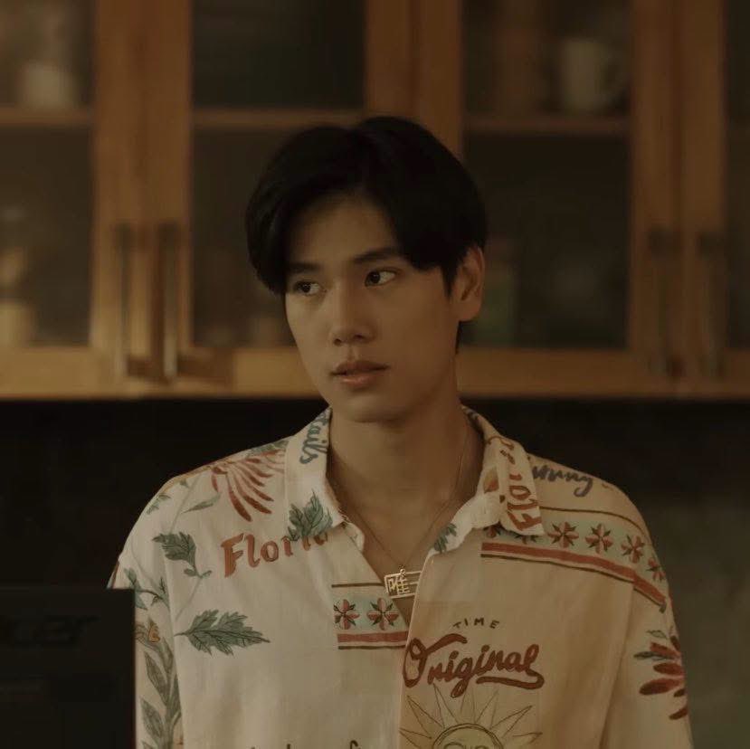 Superstarppw's tweet photo. The contrast between the "young and rebellious" jealousy and the "domestic married life" jealousy is just too real 🤣

Neung’s jealousy is a whole roaring thunderstorm: "My teenage girl heart is throwing an absolute tantrum right now! NO. Palm, you better read the room before I make you catch hands. And that girl? I’ve already pulled her hair and scratched her eyes out 5,000 times in my head. Someone tell Palm to get his ass over here and fix this right now!" 

Meanwhile, Peach is out here giving pure dramatic wifey energy: "I mean, he’s my husband, we’re literally married... BUT EXCUSE ME? Who is that getting close to my man??????? I’m confused, I’m startled, I’m deeply annoyed! P’Kian doesn't love me anymore... Wait, no, P’Kian loves me, he would never cheat. No need to be mad! Hmph, I am still the First Son-in-law of this mafia family. Even if I lose favor, my rank is still higher than yours! But ugh, I still hate these pests buzzing around my husband. The weather is getting hot, time to go ignore Kian." 😤💅

The character growth across two lifetimes is immaculate. Go watch the trailer now guys!

PEACH AND ME TRAILER
#PeachAndMeSeries