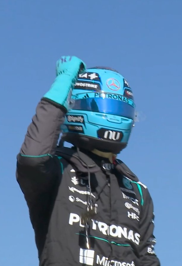 MercedesF1ARG's tweet photo. FESTEJA IGUAL Y SE LA PELA CHAVAL https://t.co/Sou865VR6L