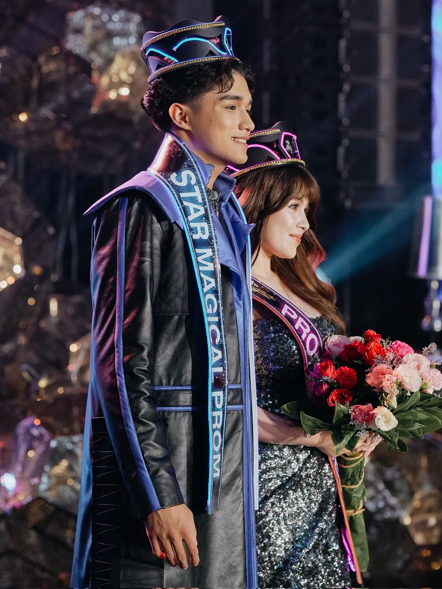 starforcap's tweet photo. pareho sila ng hulma ng ilong haha cuties mowm and son🤏🏻 https://t.co/y4w6Ybkxee