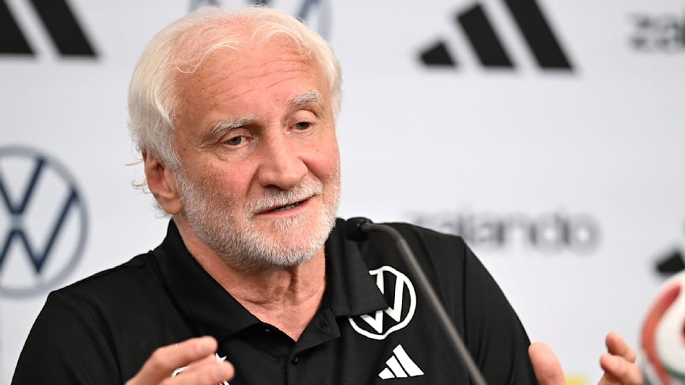 iMiaSanMia's tweet photo. Rudi Völler on a potential round of 16 against France: "Generally speaking, France are of course among the top favorites. But we're not even thinking about that right now. We play against Paraguay on Monday, and we want to advance; that's our focus." https://t.co/BuwkE7hEjF