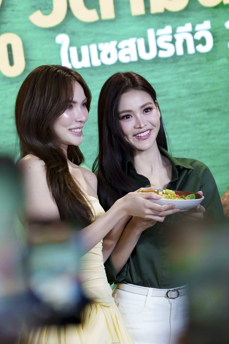 sakura__rb's tweet photo. ชั่วโมงอาหารกับหวานใจ 😌

CL WITH ZESPRI KIWI
#ZespriTHXCharlotte https://t.co/tRnvuOIoAm