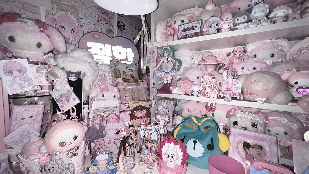 nerztite's tweet photo. 🎧ྀི♪⋆.✮ 🖤🎀 https://t.co/CDgLlNwZRQ