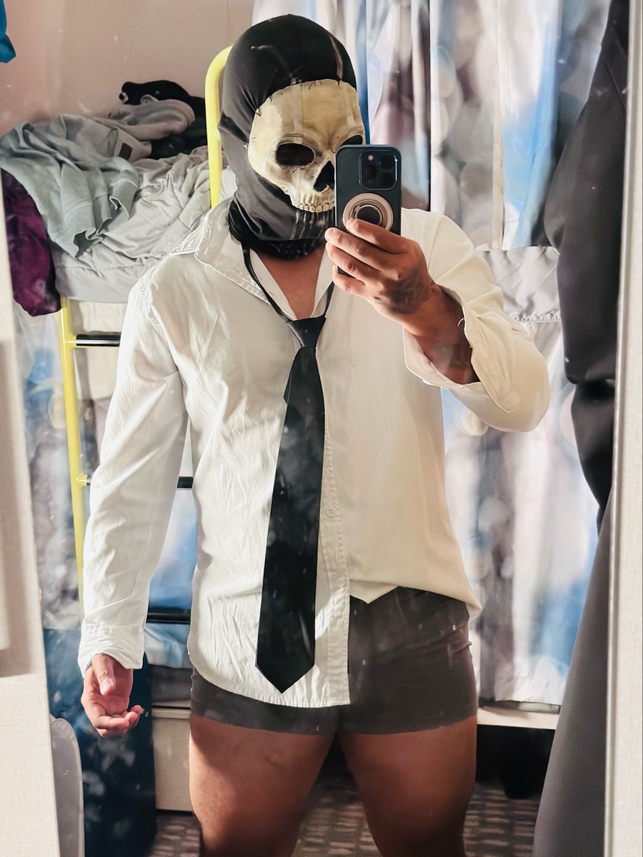 LemonGhost141's tweet photo. 👔💀 https://t.co/b9Um8nfiRL