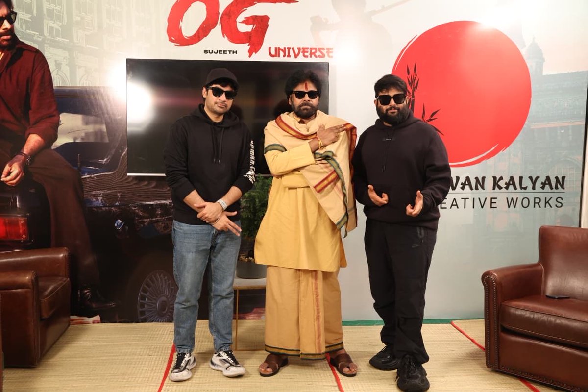 Baluc1989's tweet photo. ఒరేయ్ నేను ఇంకా తట్టుకోలేను సచ్చిపోతా .. సుజిత్ &amp; థమన్ ఏమి మాయ చేస్తున్నారు ర మీ ఇద్దరు కలిసి ఆయన ఆంధ్రప్రదేశ్ కి ఉప ముఖ్యమంత్రి రా@KarnatakaPSPKFC @MusicThaman @PawanismNetwork @PawanKalyan @PKCWoffl @RGNithya_pspk @Sujeethsign @SupremePSPK @TrendPSPK @WorldPSPKFans #OGUNIVERSE https://t.co/HXGmRA3nAq