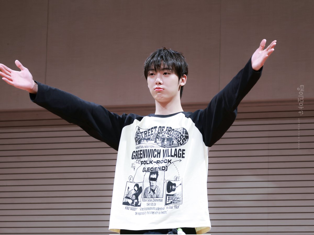 sanha_ggoya's tweet photo. 260627 팬플리

따나안아🫂

#윤산하 #YOONSANHA 
#ユンサナ #아스트로 #ASTRO #윤산하_너만보여 https://t.co/7dO56ouf46