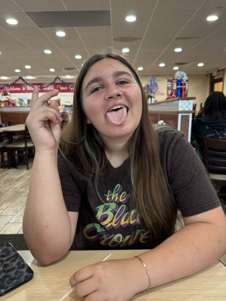 Daugherty2At's tweet photo. Breakfast with my sidekick before she has to work. She’s growing up, working at 14. Teach them right and they won’t loot, and steal whenever things doesn’t go their way! 

#factsmatters #huddlehouse https://t.co/cVK4o7OmqX