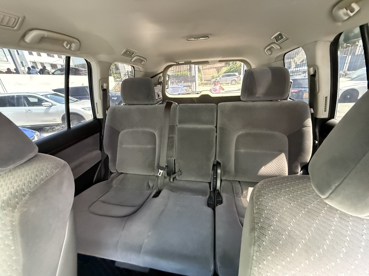 BenardMakumbi_'s tweet photo. Toyota Landcruiser LC200
Year 2012
4600cc V8 engine (1UR-FE)
314hp || 460 Nm 
6 speed automatic 
Full Time 4WD
Mileage 130,000kms

Price 3,950,000ksh
📌 Mombasa 
📲 +254 729 233495 https://t.co/R5INrm9mnk