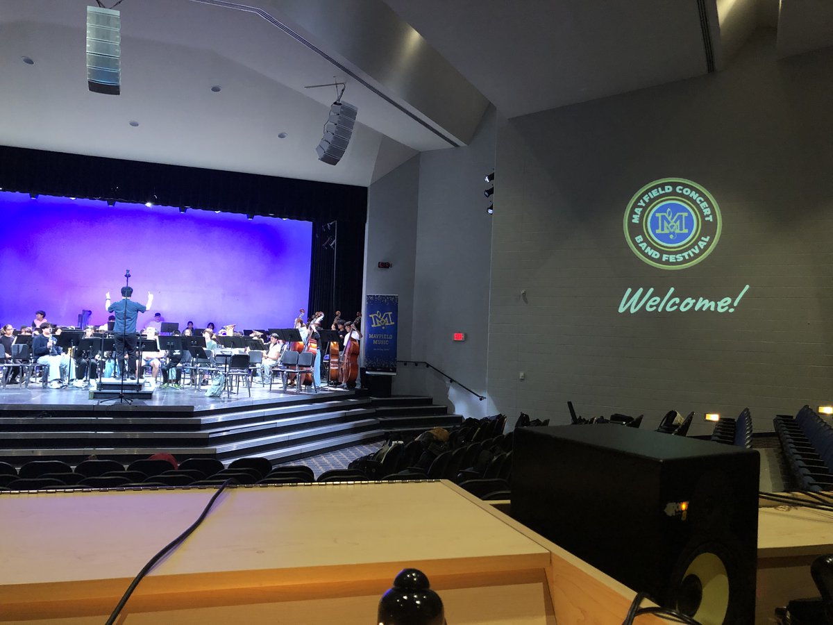 peterstoll2000's tweet photo. Amazing local initiative from the music department at Mayfield Secondary School in Caledon/Brampton, a GTA arts leader. It's a huge amount of admin work to organize something like this, and it went off without a hitch. Bravissimo!! https://t.co/qTmtnD89ao