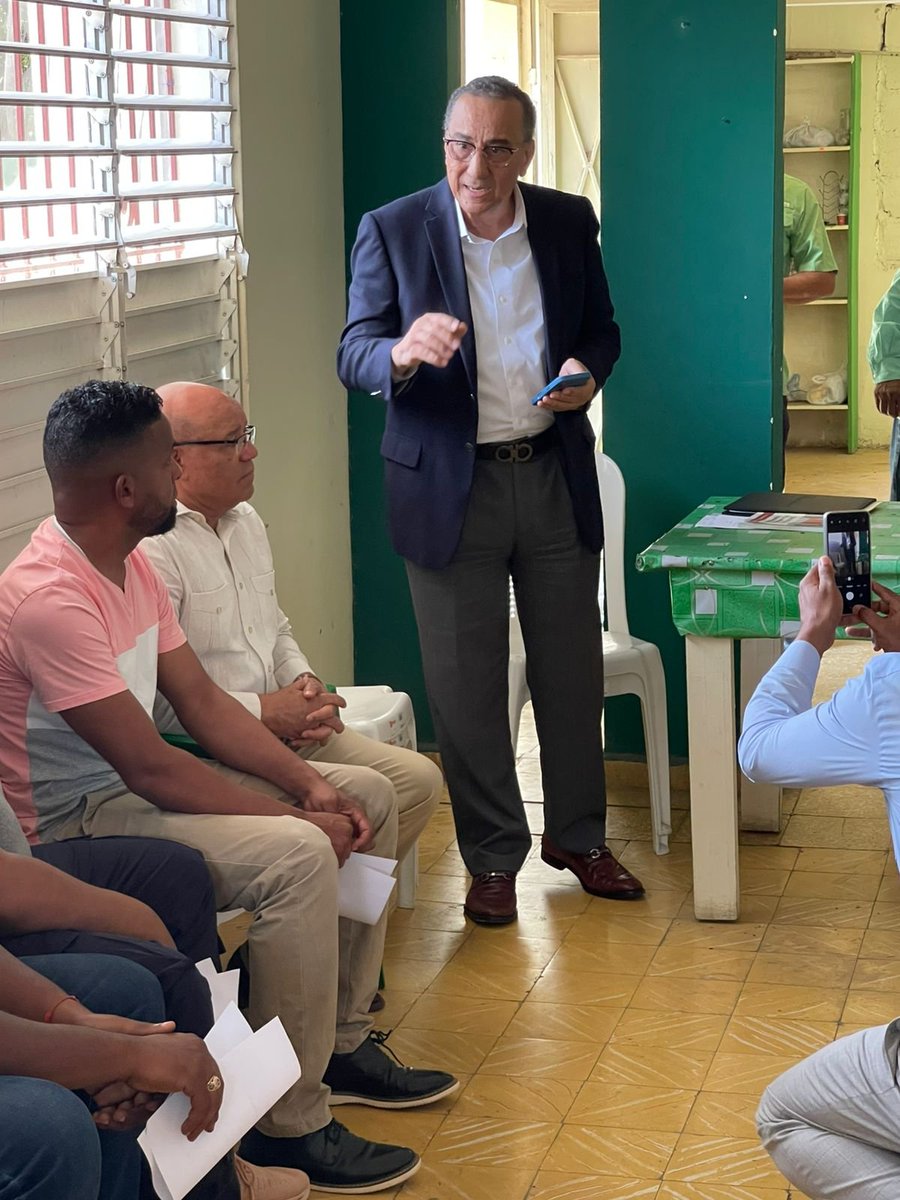 RaulMartinezM's tweet photo. Estamos en DAJABÓN, con la primera actividad de capacitación en Derecho Electoral, dirigida a l@s abogad@s de @FPcomunica.

Una disertación impecable del maestro @RegusTeofilo, prenda de orgullo de nuestra Secretaría de Asuntos Jurídicos.

Seguimos pa' lante. https://t.co/1TwBCUYmRT