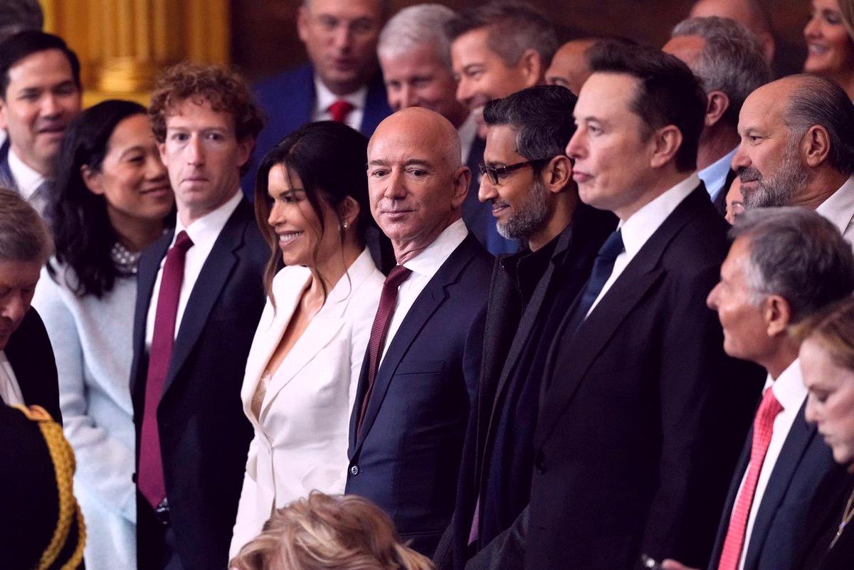 ValGigena1's tweet photo. Wrapped up the week with 11 American 🇺🇸 public companies each worth over $1 trillion:

Nvidia $NVDA $4.7T
Apple $AAPL $4.2T
Google $GOOGL $4.1T
Microsoft $MSFT $2.8T
Amazon $AMZN $2.5T
SpaceX $SPCX $2T
Broadcom $AVGO $1.7T
Tesla $TSLA $1.4T
Meta $META $1.4T
Micron $ https://t.co/mxGVd1186U