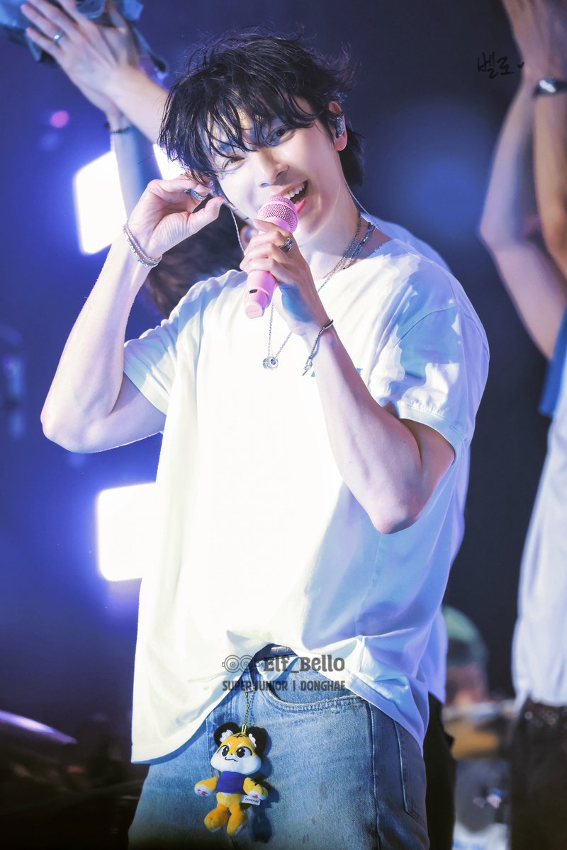 ElfBello's tweet photo. way too cute and way too pretty 🐶

20260627 DONGHAE 1st Solo Concert Tour [ALIVE] in Hong Kong Day 1

@SJofficial @donghae861015 #SuperJunior #슈퍼주니어 #DONGHAE #동해 #ドンヘ #ALIVE https://t.co/98LcZpIkE4