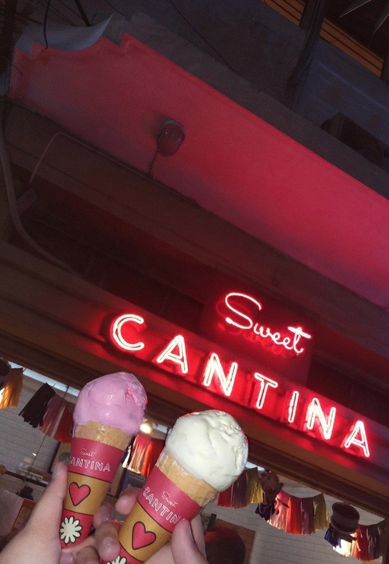 fszyaa's tweet photo. bandung at 11 pm 🍦 https://t.co/YYC7ZRgYki