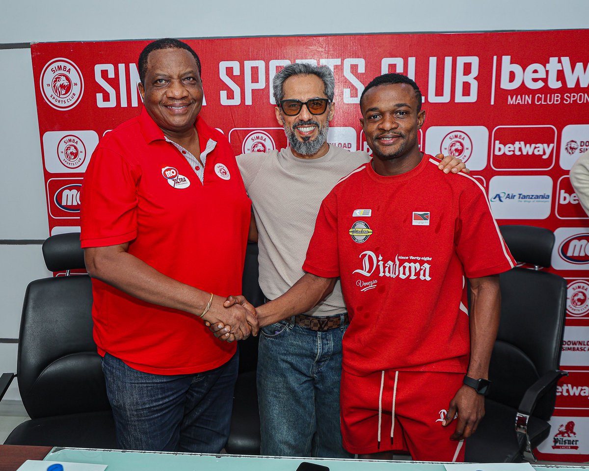 moodewji's tweet photo. Heri ya siku yako ya kuzaliwa, Kaka! 

Nakutakia kila la heri, afya njema, furaha na mafanikio mengi. Asante kwa uongozi wako na mchango mkubwa unaoendelea kuutoa kwa familia ya Simba.

Mwenyezi Mungu azidi kukulinda, akubariki na akujaalie miaka mingi yenye mafanikio na baraka tele. 🦁❤️
#NguvuMoja
