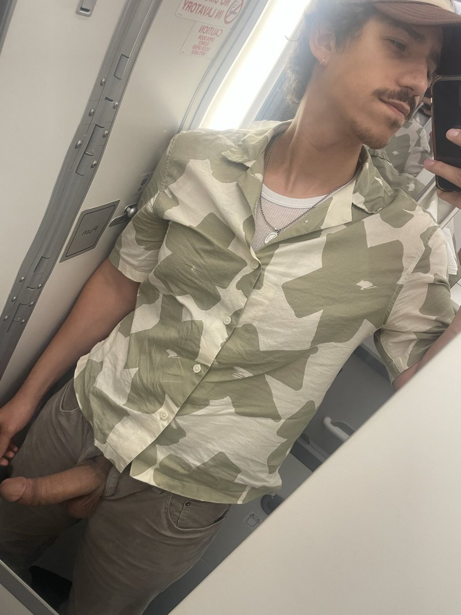 craw_daddyyy's tweet photo. Tried to join the mile high club #nsfw https://t.co/P48lzfDtBW