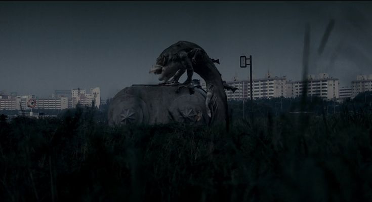 freakyfilms0's tweet photo. The Host (2006) https://t.co/Q0qsN8R9hY