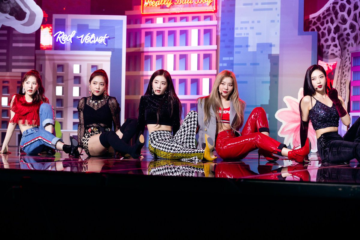 RVatEvents's tweet photo. The differences between Red Velvet outfits in Really Bad Boy (RBB) MV/Teaser and Live Performance

#레드벨벳 #RedVelvet @RVsmtown https://t.co/tfiOnONrV2
