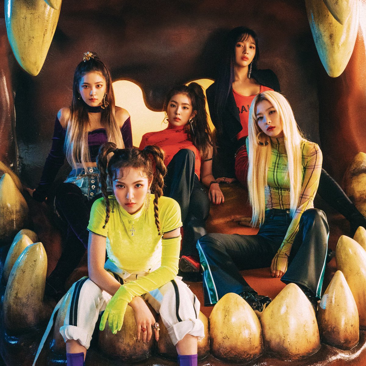 RVatEvents's tweet photo. The differences between Red Velvet outfits in Really Bad Boy (RBB) MV/Teaser and Live Performance

#레드벨벳 #RedVelvet @RVsmtown https://t.co/tfiOnONrV2