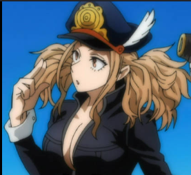 Steve_123ADF's tweet photo. Dinâmica #Izucamie ("Como anunciar um noivado"- estilo "Camie Utsushimi"):
*Paparazzis o cercam*
Um deles: Enfim uma oportunidade de coversarmos com os dois heróis juntos! 
Outro paparazzi: Vocês parecem muito mais próximos dada as últimas missões! Respeitosamente, pedimos que digam: Diante de tal situação ao longo desses meses entro e fora do trabalho, que tipo de relacionamento vocês possuem atualmente?
Camie (Tendo uma ideia deliciosamente maliciosa): SEXUAL... ~😈😊😘
Todos (Incluindo Izuku): *Entram em pânico cômico*
Izuku (😵😵‍💫😭): C-CAMIE! 
Camie (Toda serelepe): Que foi? Noivos  podem fazer sexo...~ 😏😊🥰
Izuku (Entendendo a intenção na hora enquanto os demais entram em choque com o anúncio): Ooooooooh..~!! 
*Ela lhe dá um beijo carinhoso enquanto o abraça em um dos braços*
Izuku (Sorrindo de forma desajeitada): É... Essa é a moça que eu escolhi...~
Camie: E não se arrepende~! 😆