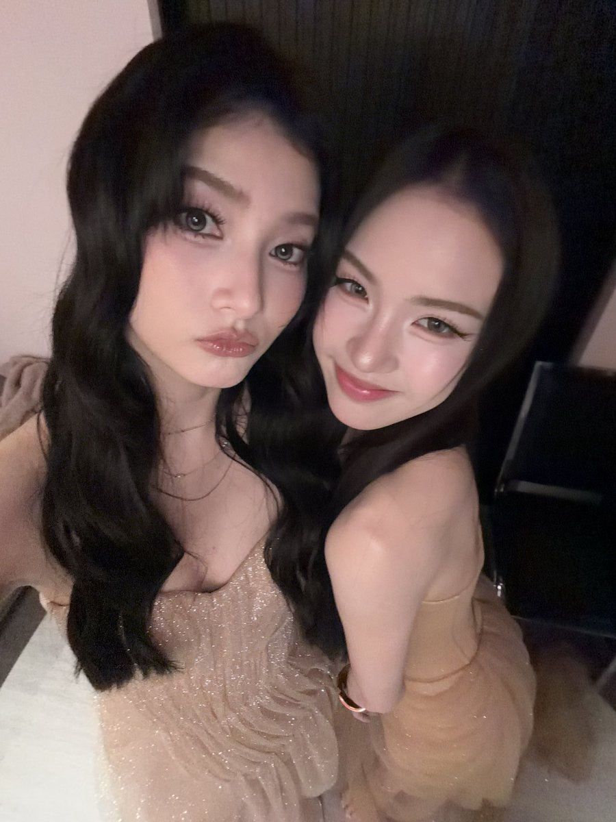 mable_siriwalee's tweet photo. Thank you so much to all the fans! Today is special day. Thank you for all the love and care you’ve given us. We love you all! ♥️ Special thanks to P’ Mai, P’ Ter, and the Mine Media team @minemediap, thank you to organizing team,thank you to teachers from dreamcathers, thank you to the makeup, styling team, guard team and every team involved🤍. Thank you so much!

BLEJIE FANMEET IN THAILAND #BleJieLoveIsMagic