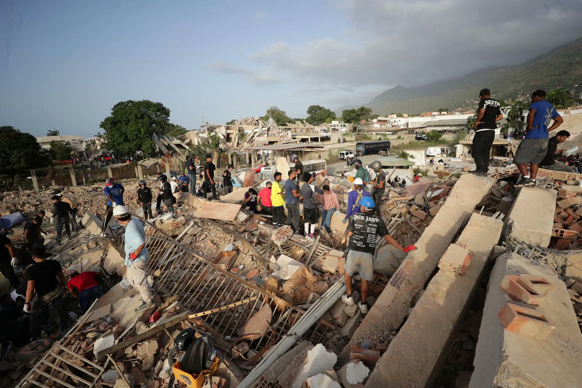 RedaccionSJ's tweet photo. elinformadordecuyo: -TRAGEDIA- Doble sismo devastador en Venezuela: mil muertos y desesperado clamor por ayuda https://t.co/yTIaPapr5I