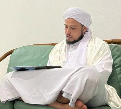 saqrhachimi's tweet photo. Je vous rassure, Al-Mili et son innovation ont disparue, la Voie Tijanniyah et la Sunnah subsistent 😀

Jusqu'à aujourd'hui, notre région s'illumine par le nombre d'écoles coraniques, de madariss, etc dirigés par des Tijanis

(Qq. savants contemporains Tijani de la région) https://t.co/xAbkM31QID
