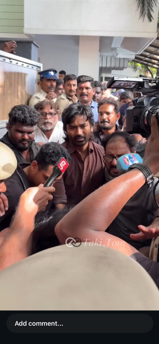 Intrenduh's tweet photo. I think Government should implement a ban on medias from entering the funeral houses of celebrities!💯🙂 https://t.co/J4rzWieoyc