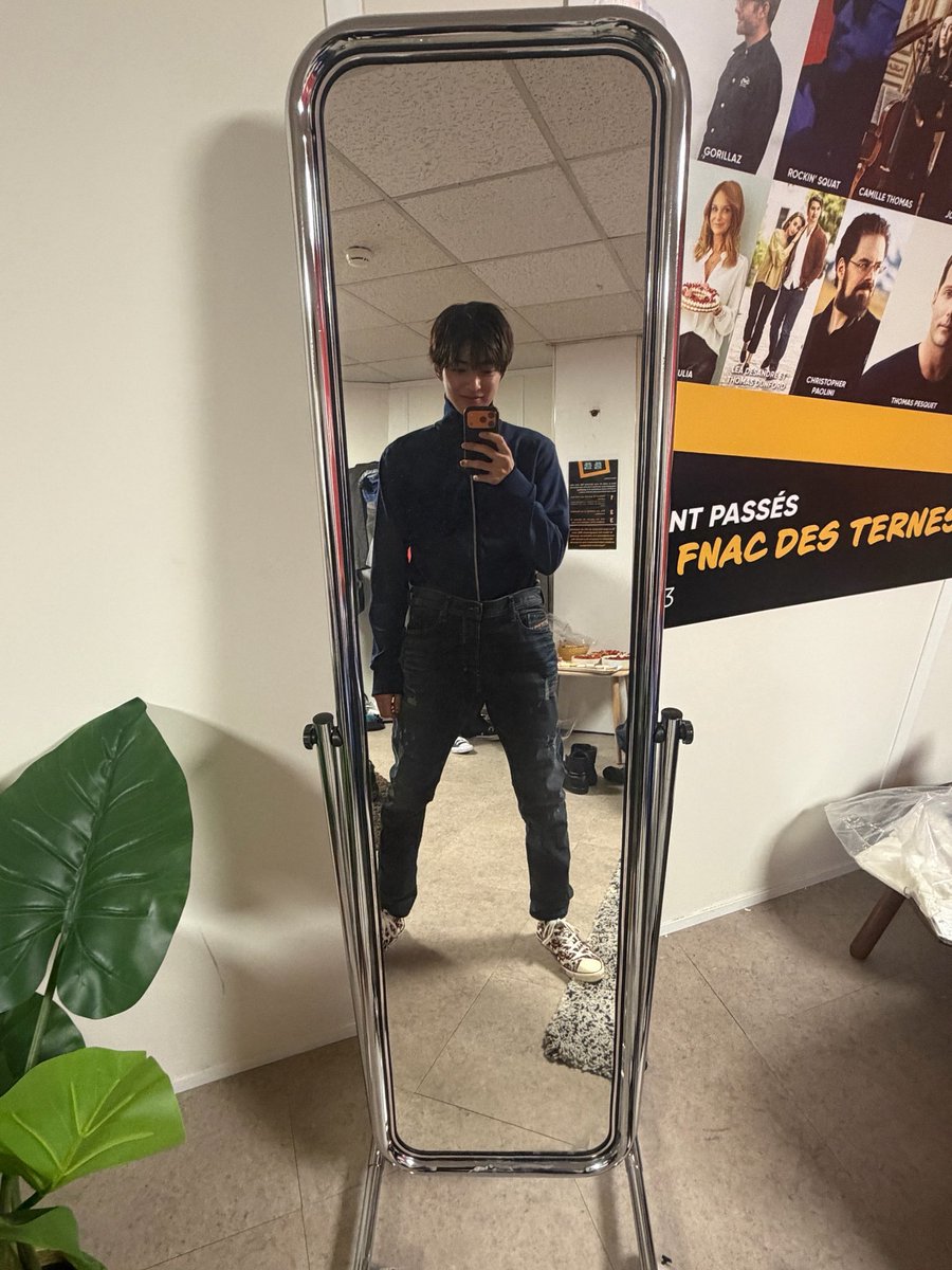 .ᐟ tweet media