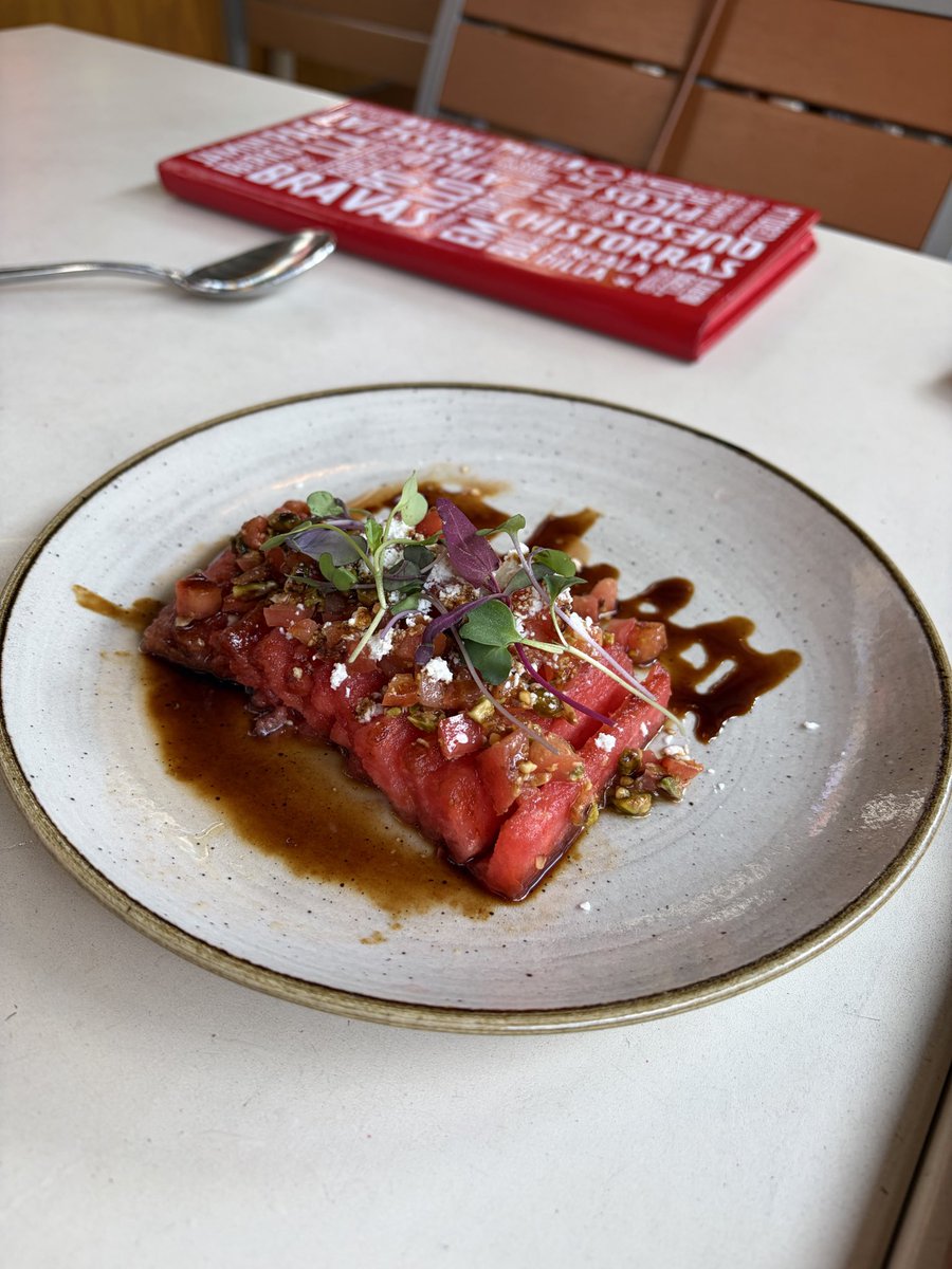 DMVdining's tweet photo. Great pre-theater dinner at Jaleo before seeing Othello at Shakespeare Theatre Company:

1) Vieiras con piñones, px y pasas (seared scallops)
2) Ensalada de Sandía (watermelon salad)
3) Pan de cristal con tomate (tomato bread)
4) Berenjenas a la Malagueña (fried eggplant) https://t.co/BNXsF1ppKI