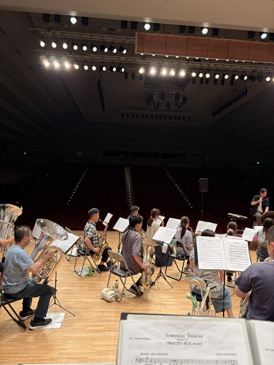 munakatawind's tweet photo. むなかた吹奏楽祭の舞台設営のお手伝いをさせていただきましたー
#宗像ウインドアンサンブル #吹奏楽 #演奏会 #団員募集 #練習風景 https://t.co/dVDIb909wa