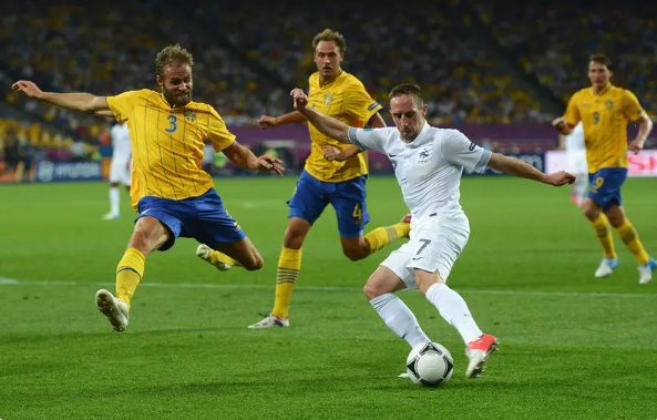 WoodleysTeasers's tweet photo. France and Sweden played each other in the 2012 @UEFAEURO group stage. Can you name the 2 goalscorers from that match?

#FRASWE 🇫🇷🇸🇪 https://t.co/AEIhDls5IC