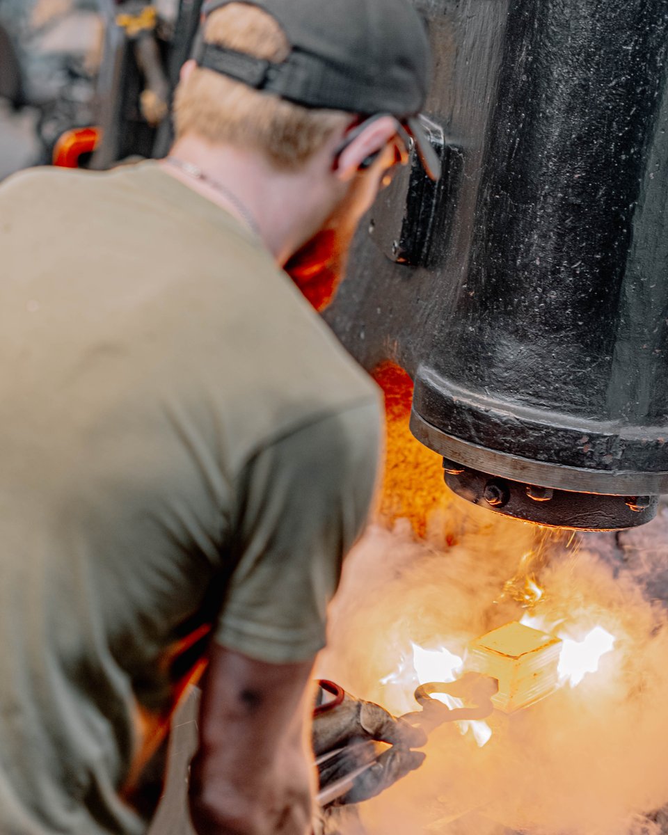BakerForge's tweet photo. Heat, hammer, repeat.🔥 https://t.co/oDhp4xXJYV